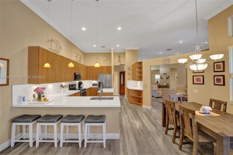 Villa ou maison à vendre à Weston, Floride: 5 chambres, 310.29 m2 № 2042743 - photo 4