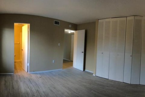Condo in Fort Myers, Florida, 2 bedrooms  № 1525673 - photo 3