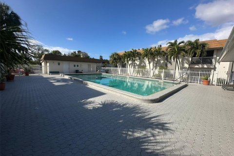 Condo in Fort Myers, Florida, 2 bedrooms  № 1525673 - photo 21