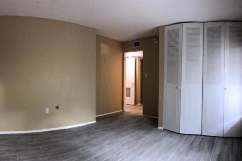 Condo in Fort Myers, Florida, 2 bedrooms  № 1525673 - photo 6