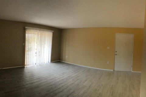 Condo in Fort Myers, Florida, 2 bedrooms  № 1525673 - photo 9