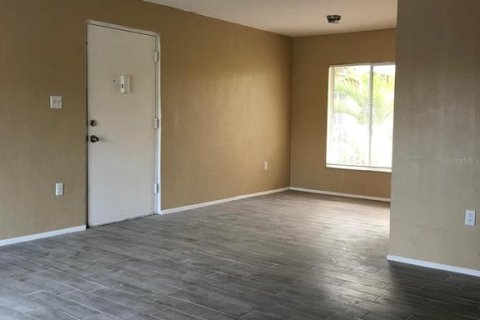 Condo in Fort Myers, Florida, 2 bedrooms  № 1525673 - photo 11