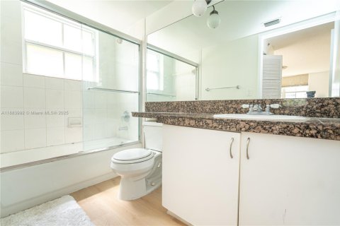 Condominio en venta en Aventura, Florida, 3 dormitorios, 122.63 m2 № 1930831 - foto 26