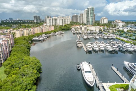 Condominio en venta en Aventura, Florida, 3 dormitorios, 122.63 m2 № 1930831 - foto 16