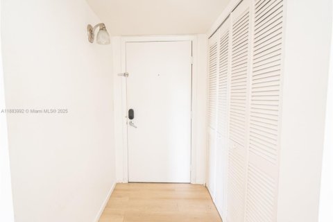 Condominio en venta en Aventura, Florida, 3 dormitorios, 122.63 m2 № 1930831 - foto 4