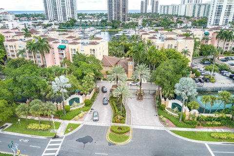 Condominio en venta en Aventura, Florida, 3 dormitorios, 122.63 m2 № 1930831 - foto 2