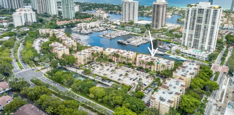 Condominio en Aventura, Florida, 3 dormitorios № 1930831