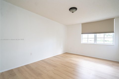 Condominio en venta en Aventura, Florida, 3 dormitorios, 122.63 m2 № 1930831 - foto 17