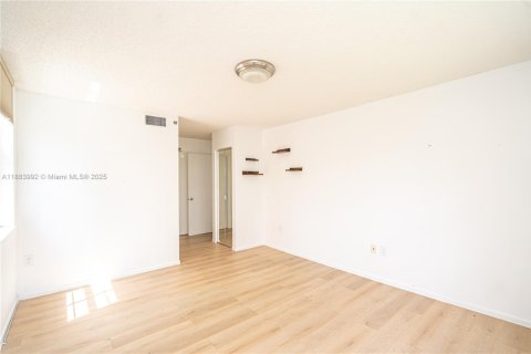 Condominio en venta en Aventura, Florida, 3 dormitorios, 122.63 m2 № 1930831 - foto 28