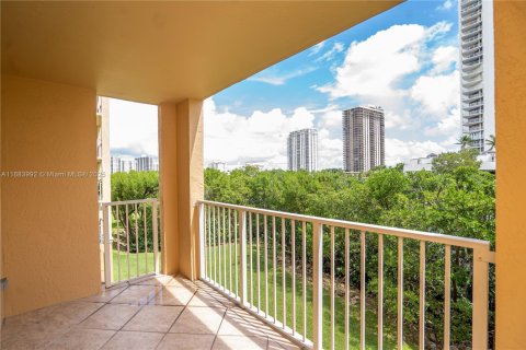Condominio en venta en Aventura, Florida, 3 dormitorios, 122.63 m2 № 1930831 - foto 12
