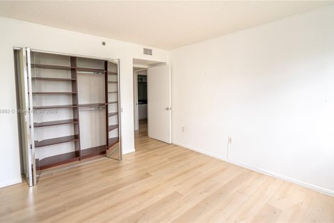 Condominio en venta en Aventura, Florida, 3 dormitorios, 122.63 m2 № 1930831 - foto 25