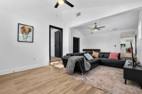 Villa ou maison à vendre à Tampa, Floride: 3 chambres, 163.14 m2 № 2218262 - photo 15