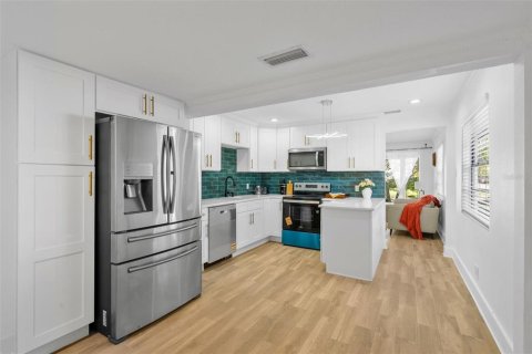 Villa ou maison à vendre à Tampa, Floride: 3 chambres, 163.14 m2 № 2218262 - photo 19