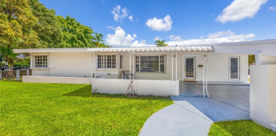 Дом в Норт-Бей-Виллидж, Флорида 4 спальни, 143.26м2 № 1891083