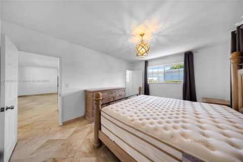 Снять в аренду виллу или дом в Норт-Бей-Виллидж, Флорида 4 спальни, 143.26м2, № 1891083 - фото 23