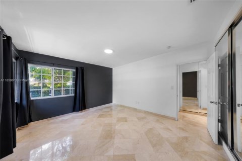 Снять в аренду виллу или дом в Норт-Бей-Виллидж, Флорида 4 спальни, 143.26м2, № 1891083 - фото 12