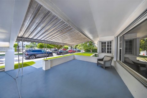 Снять в аренду виллу или дом в Норт-Бей-Виллидж, Флорида 4 спальни, 143.26м2, № 1891083 - фото 28