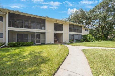 Купить кондоминиум в Темпл-Террас, Флорида 7 комнат, 103.86м2, № 1905972 - фото 1