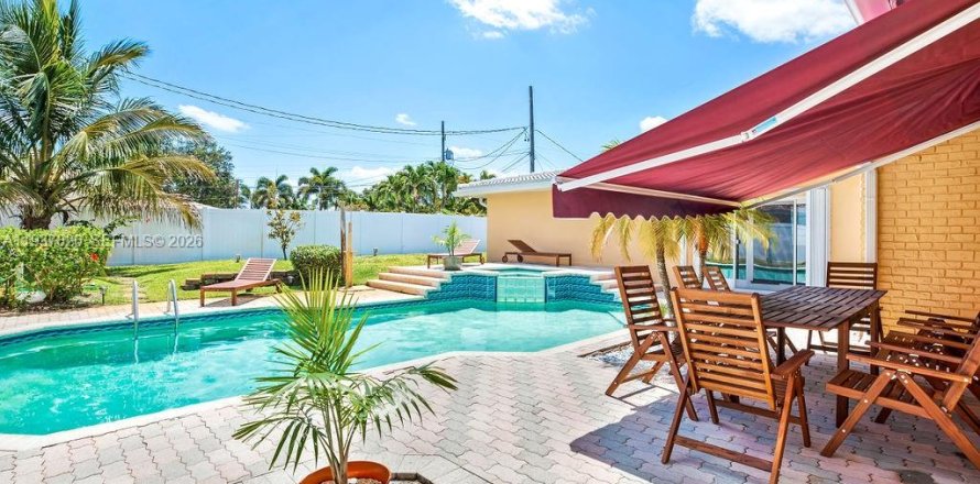 House in Fort Lauderdale, Florida 4 bedrooms, 213.3 sq.m. № 1995621
