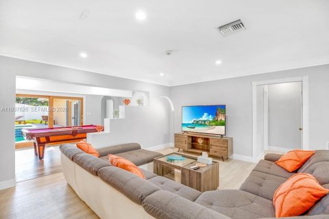 House in Fort Lauderdale, Florida 4 bedrooms, 213.3 sq.m. № 1995621 - photo 4