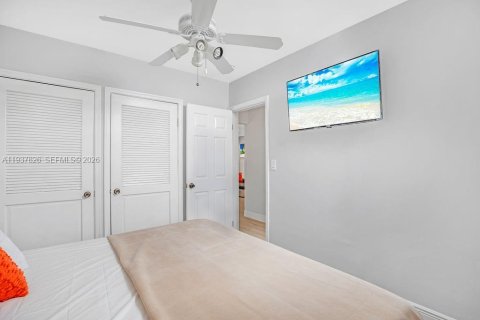 House in Fort Lauderdale, Florida 4 bedrooms, 213.3 sq.m. № 1995621 - photo 16