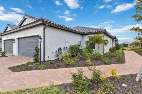 House in Bradenton, Florida 2 bedrooms, 144.74 sq.m. № 1531186 - photo 3