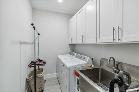 House in Bradenton, Florida 2 bedrooms, 144.74 sq.m. № 1531186 - photo 15