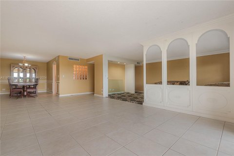 Condominio en venta en Miami, Florida, 3 dormitorios, 178.84 m2 № 1712168 - foto 16