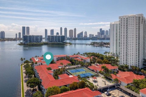 Condo in Aventura, Florida, 3 bedrooms № 2071263 - photo 3
