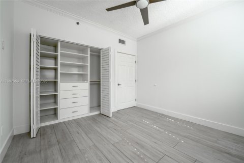 Condo in Aventura, Florida, 3 bedrooms № 2071263 - photo 30