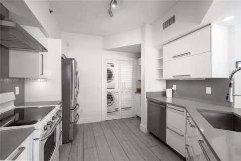 Condo in Aventura, Florida, 3 bedrooms № 2071263 - photo 17