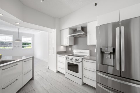 Condo in Aventura, Florida, 3 bedrooms № 2071263 - photo 15