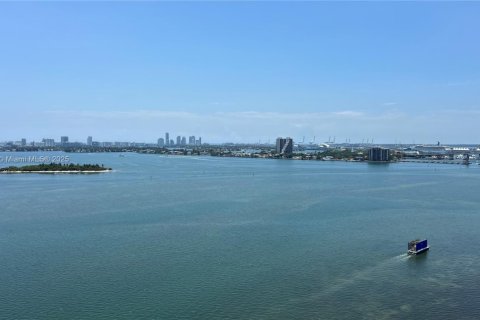 Condominio en venta en Miami, Florida, 2 dormitorios, 128.39 m2 № 1752549 - foto 1