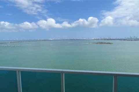 Condominio en venta en Miami, Florida, 2 dormitorios, 128.39 m2 № 1752549 - foto 2