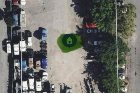 Commercial property in Miami, Florida № 2074873 - photo 3