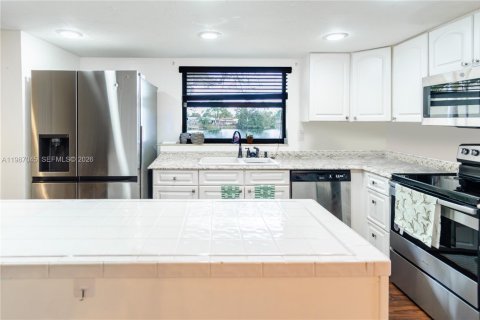 Adosado en alquiler en Pembroke Pines, Florida, 4 dormitorios, 150.13 m2 № 2048792 - foto 5