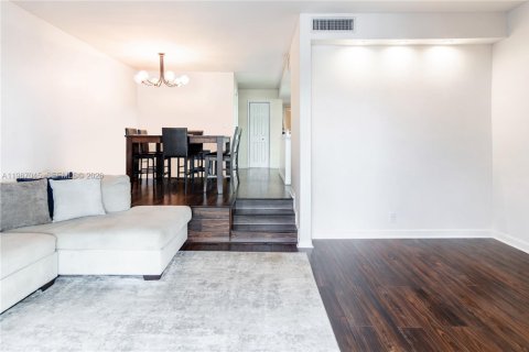 Adosado en alquiler en Pembroke Pines, Florida, 4 dormitorios, 150.13 m2 № 2048792 - foto 11