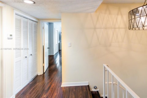 Adosado en alquiler en Pembroke Pines, Florida, 4 dormitorios, 150.13 m2 № 2048792 - foto 17