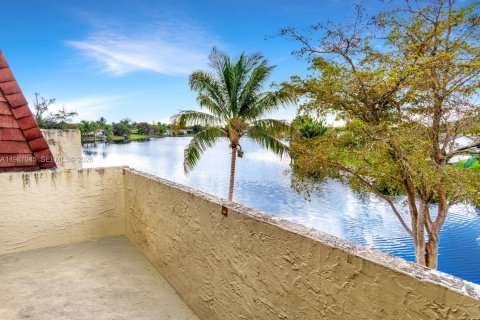 Adosado en alquiler en Pembroke Pines, Florida, 4 dormitorios, 150.13 m2 № 2048792 - foto 27