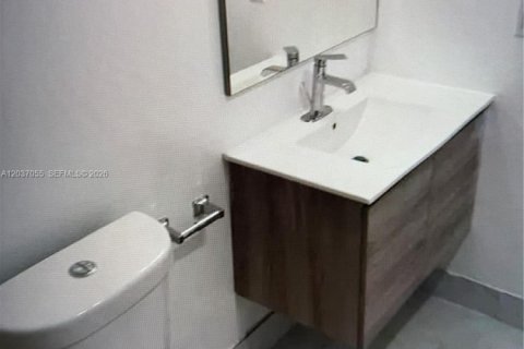 Condominio en alquiler en Hialeah, Florida, 2 dormitorios, 96.43 m2 № 2153888 - foto 7