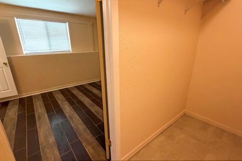 Villa ou maison à louer à New Port Richey, Floride: 3 chambres, 117.61 m2 № 2156638 - photo 29