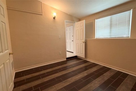Villa ou maison à louer à New Port Richey, Floride: 3 chambres, 117.61 m2 № 2156638 - photo 27