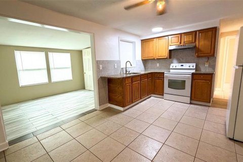 Villa ou maison à louer à New Port Richey, Floride: 3 chambres, 117.61 m2 № 2156638 - photo 6