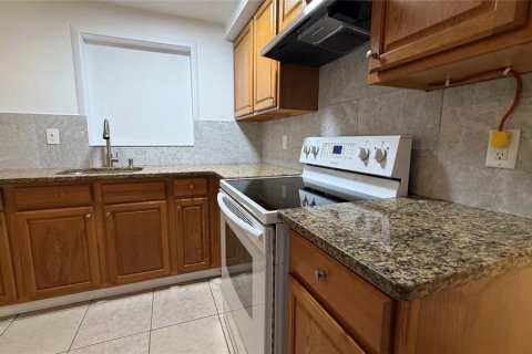 Villa ou maison à louer à New Port Richey, Floride: 3 chambres, 117.61 m2 № 2156638 - photo 14