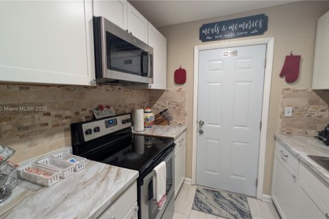Adosado en venta en Miami Gardens, Florida, 2 dormitorios, 81.1 m2 № 1953785 - foto 21
