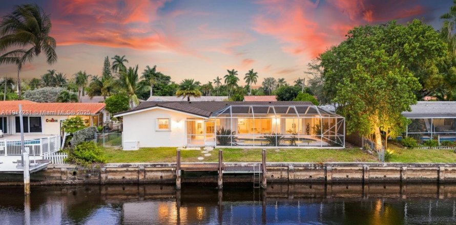 Casa en Fort Lauderdale, Florida 3 dormitorios, 156.82 m2 № 1970979