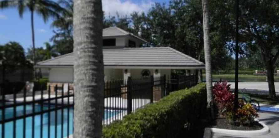 Villa ou maison à Davie, Floride 5 chambres, 261.24 m2 № 1116948