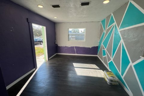 Commercial property in Saint Petersburg, Florida 190.64 sq.m. № 2377990 - photo 15