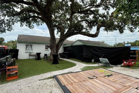 Commercial property in Saint Petersburg, Florida 190.64 sq.m. № 2377990 - photo 4