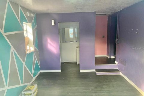 Commercial property in Saint Petersburg, Florida 190.64 sq.m. № 2377990 - photo 13